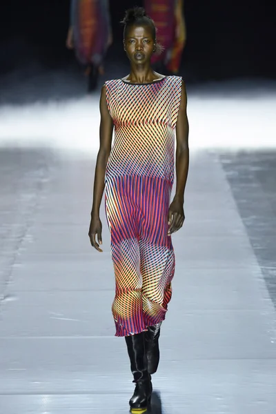 Look 1